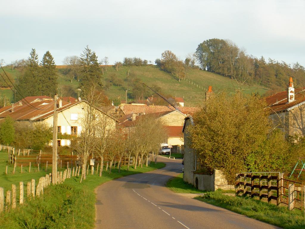 La Maison De Marie-Claire Doncourt-sur-Meuse Exterior photo